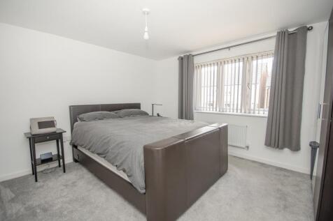 Bedroom 1.jpg
