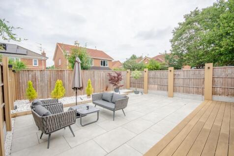 Rear garden pic 2.jpg