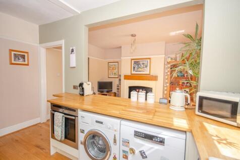 Kitchen pic 2.jpg