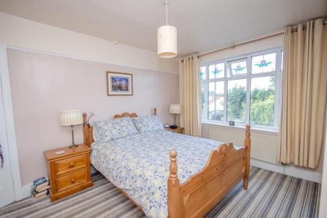 Bedroom one pic 2.jpg