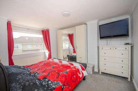 Bedroom 1.jpg