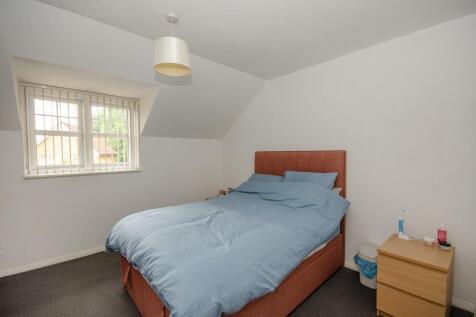 Bedroom 1.jpg