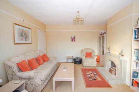 Lounge pic 2.jpg