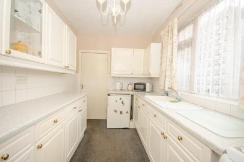 Kitchen pic 2.jpg
