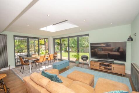 Dining-family area.jpg