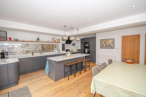Kitchen-diner pic 3.jpg