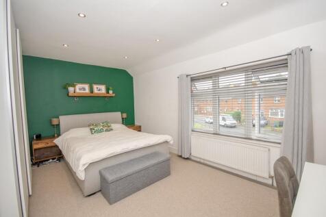 Bedroom 1.jpg