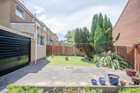 Rear garden pic 3.jpg