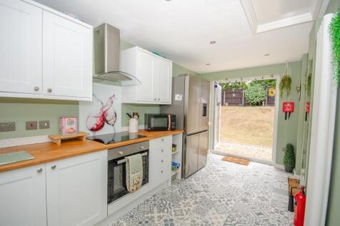 Kitchen pic 3.jpg