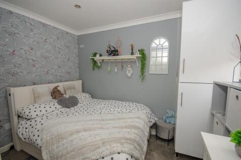 Bedroom 4.jpg