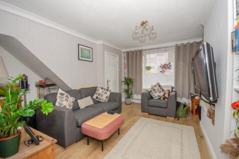Lounge pic 2.jpg