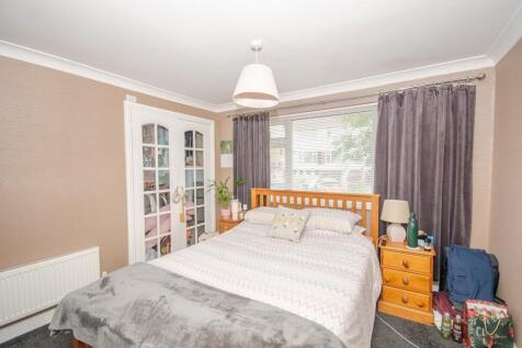 Bedroom one pic 2.jpg
