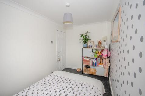 Bedroom two pic 2.jpg