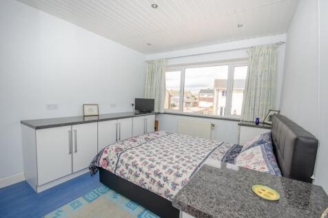 Bedroom 2.jpg