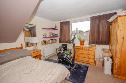 Bedroom 4.jpg