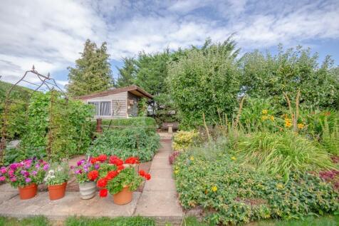 Rear garden pic 4.jpg