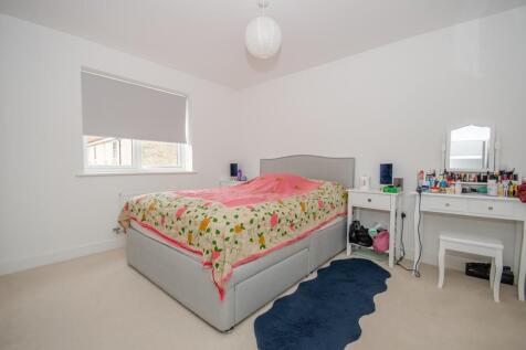 Bedroom 1.jpg