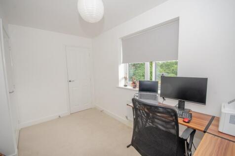Bedroom 4.jpg