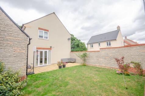 Rear garden pic 2.jpg