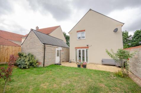 Rear garden pic 3.jpg
