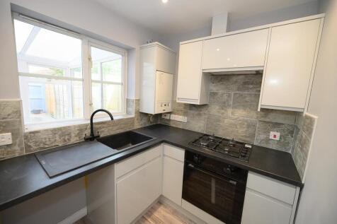 Kitchen pic 2.jpg