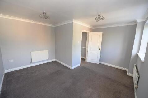Living room pic 2.jpg
