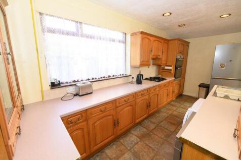 Kitchen pic 2.jpg