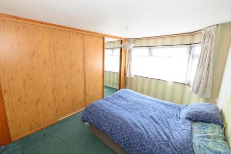 Bedroom 1.jpg