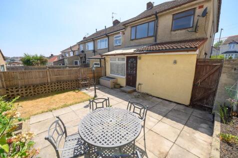 Rear garden pic 2.jpg