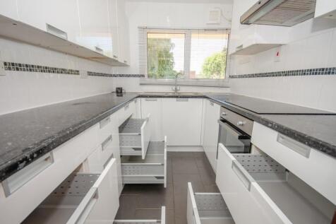 Kitchen pic 2.jpg