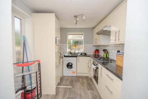 Kitchen pic 2.jpg