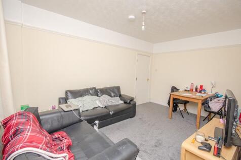 Lounge pic 2.jpg