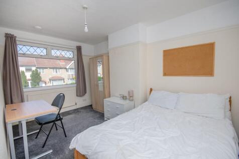 Bedroom 1.jpg