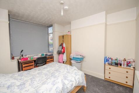 Bedroom 4-reception.jpg