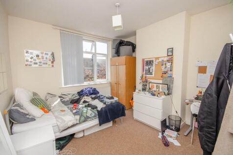 Bedroom 1.jpg