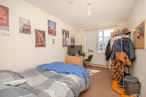 Bedroom 4 (2).jpg