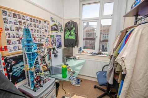 Bedroom 6.jpg