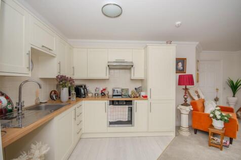 Kitchen pic 2.jpg