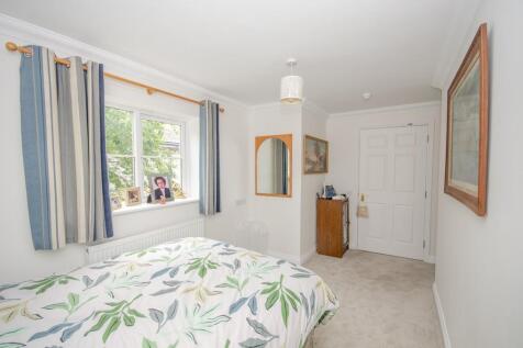 Bedroom pic 2.jpg