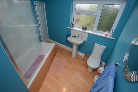 Bathroom.jpg