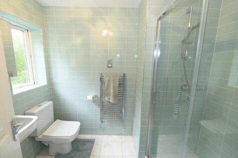 Master en-suite.jpg
