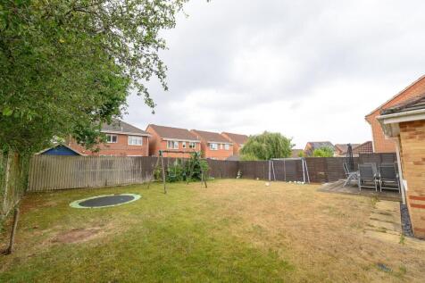 Rear garden pic 2.jpg