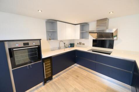 Kitchen pic 2.jpg