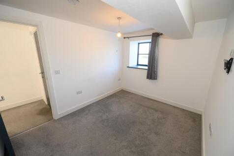 Bedroom 1.jpg