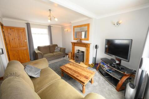 Lounge pic 3.jpg