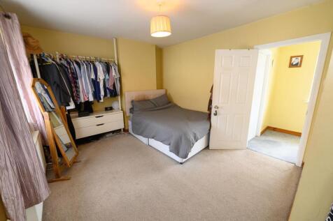 Bedoom 1 pic 2.jpg