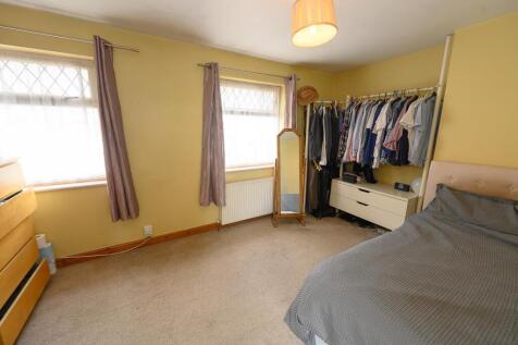 Bedroom 1.jpg