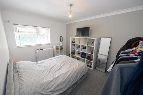 Bedroom 1.jpg