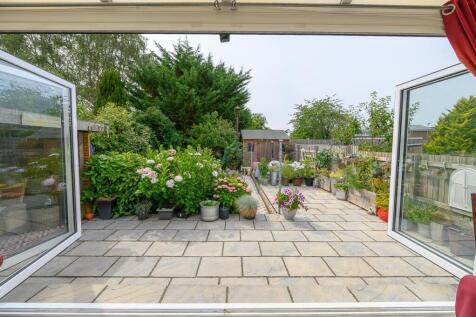 Rear garden .jpg