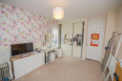 Bedroom 2 pic 2.jpg